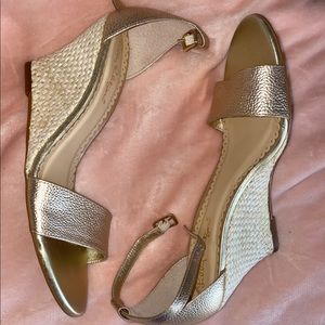 Lilly Pulitzer gold wedges